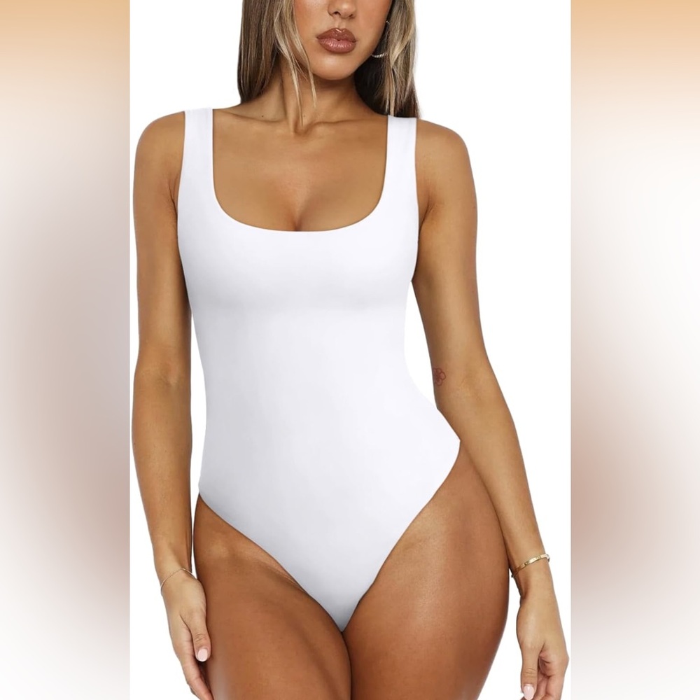 NIP ReoRia White Scoop Neck Bodysuit Double Lined Backless Tank Size Small